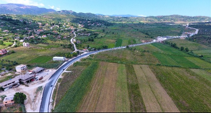 Rruga e Lumit te Vlores: Se shpejti perfundon Loti i pare